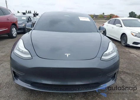 2020 Tesla Model 3 Standard Range Plus Rear-Wheel Drive/Standard Range Rear-Wheel Drive из США, поврежденный, VIN 5YJ3E1EA3LF632499